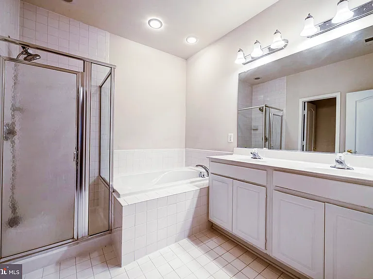 12004 Grenshaw Dr — Photo 15
