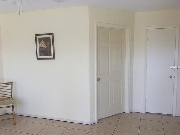 4th image of 1309 Warwick Ct