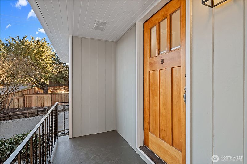 3rd image of 6302 37th Avenue SW