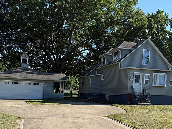 3rd image of 2101 Greenwood Ave