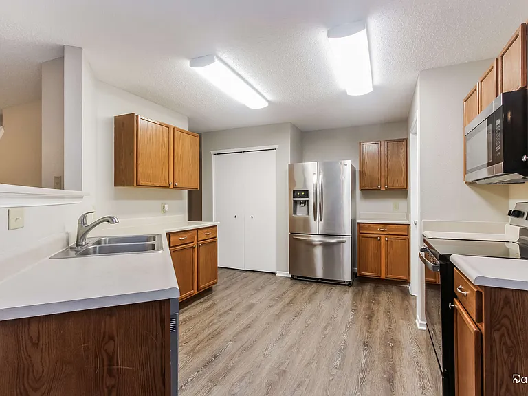 1363 White Birch Ln — Photo 2