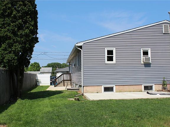 3rd image of 215 Washington Ave