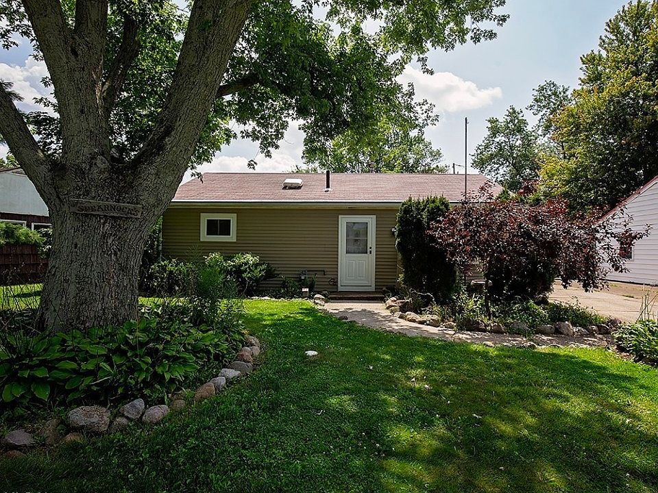 1st image of 2904 Riverview Ln