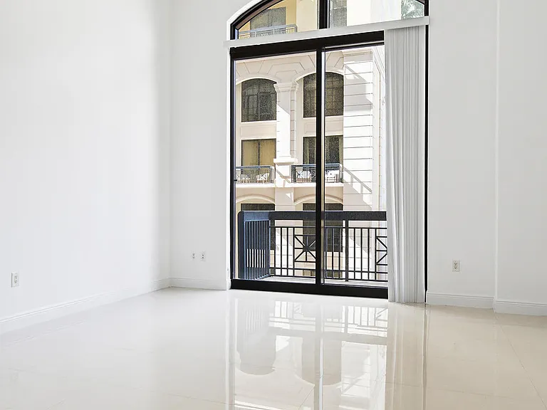 701 S Olive Ave #304 — Photo 3