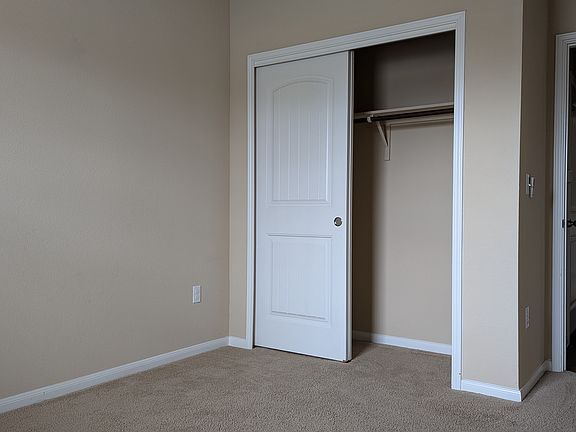 3rd image of 130 Calf Creek Dr