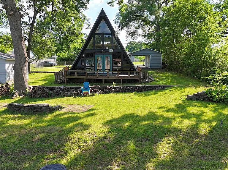 467 Old Mill Ln — Photo 4