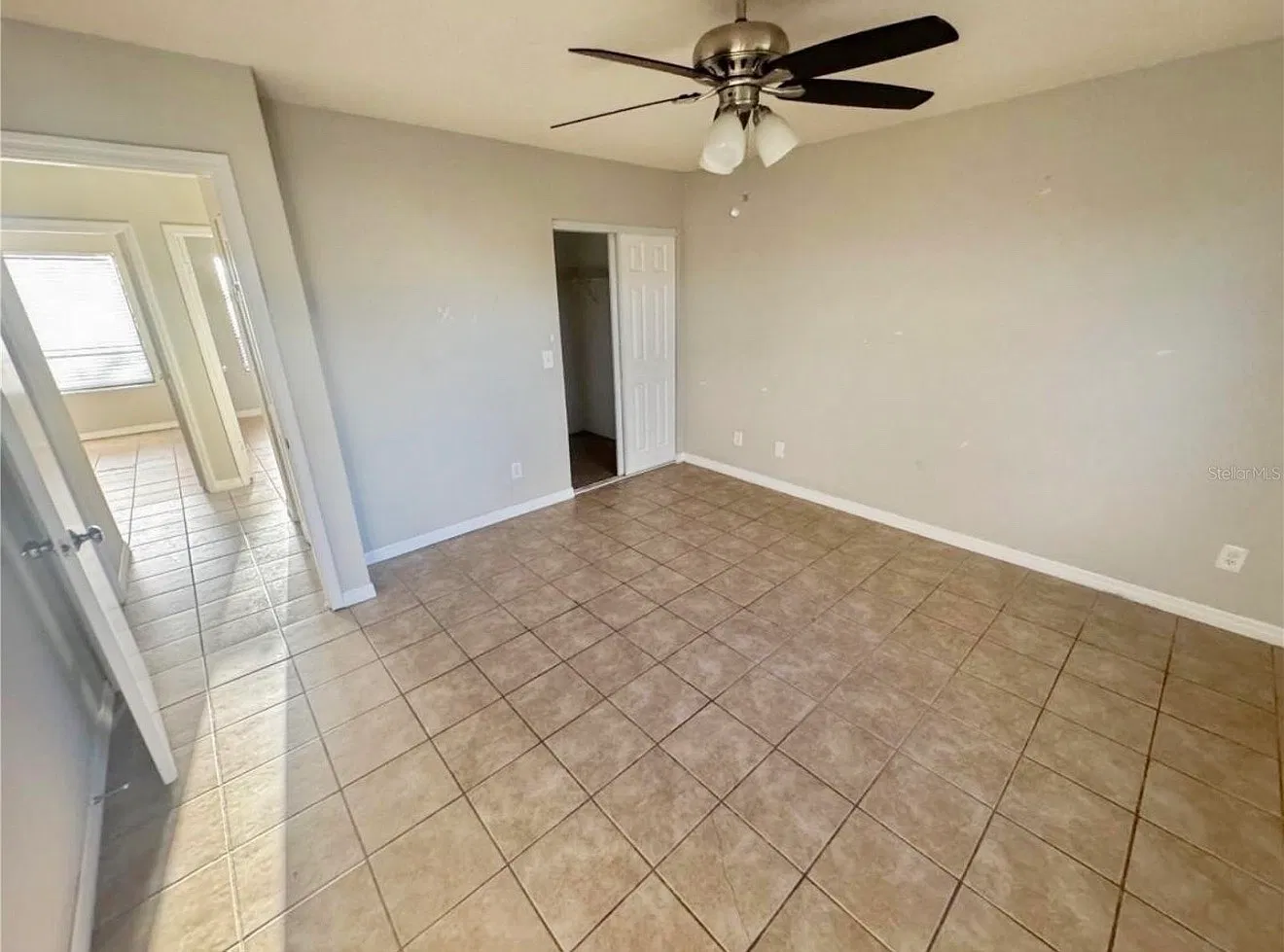 3 bed, 1390 sqft, $2,100 — Photo 4