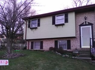 12 Park St, Akron, PA 17501