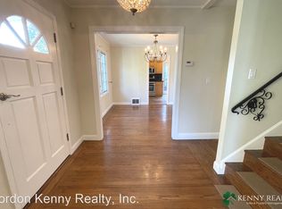 198 Sycamore St, San Carlos, CA 94070