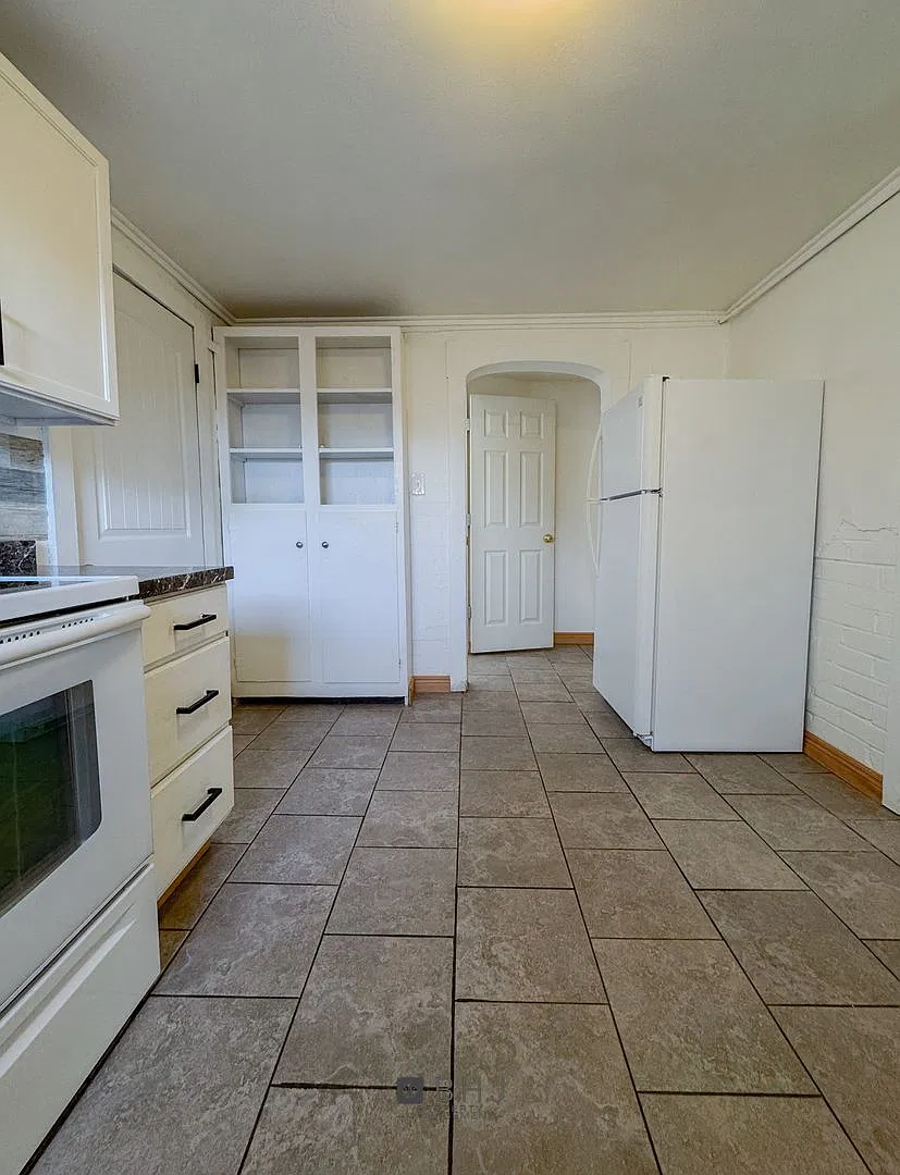 1216 N Gould — Photo 3