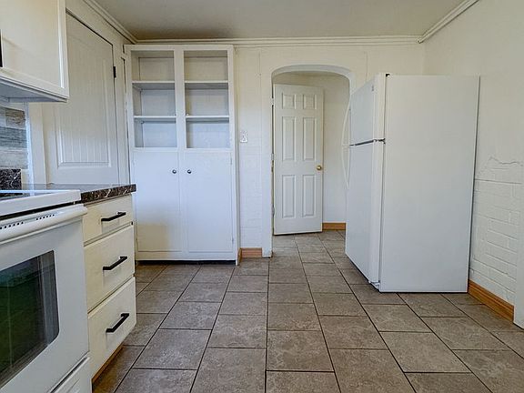 4th image of 1216 N Gould St