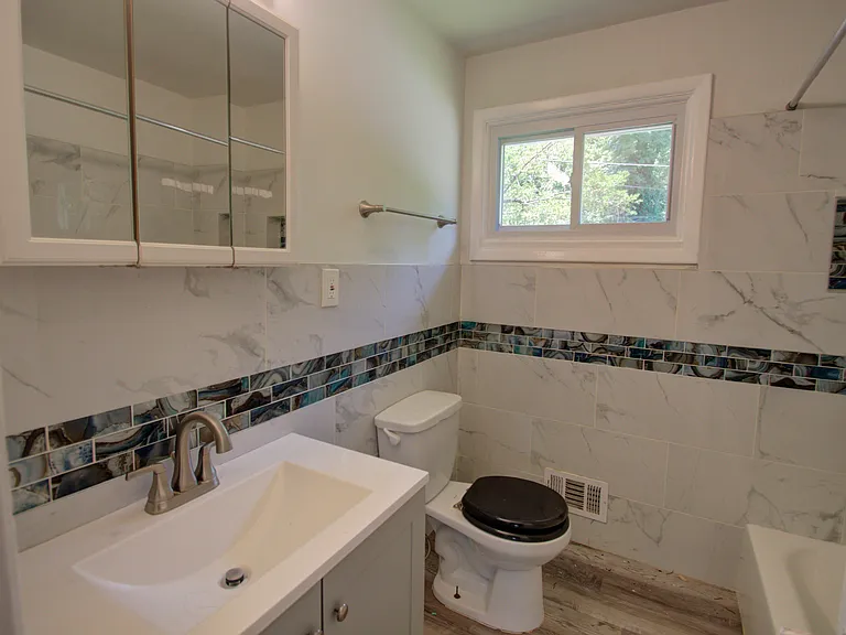 6520 Armstrong Ave — Photo 12