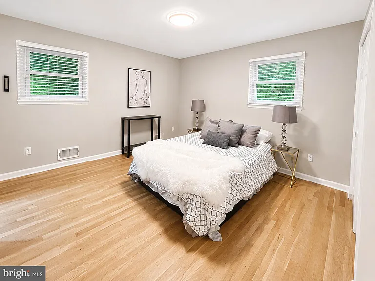 3506 Beverly Dr — Photo 7