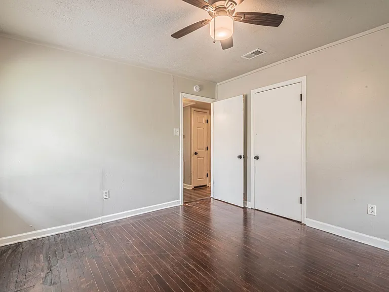 5818 Glenhurst Dr — Photo 10