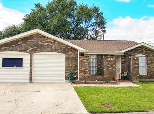1804 Green Oaks Dr, Gretna, LA 70056