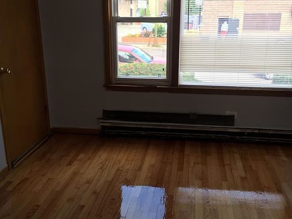 4th image of 4951 W Foster Ave #1