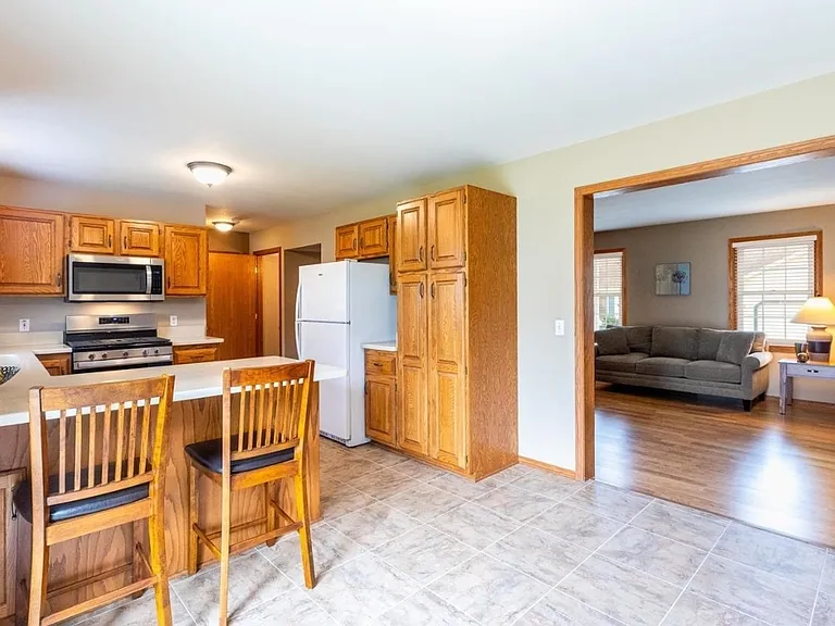 878 Sky Ridge Dr — Photo 10