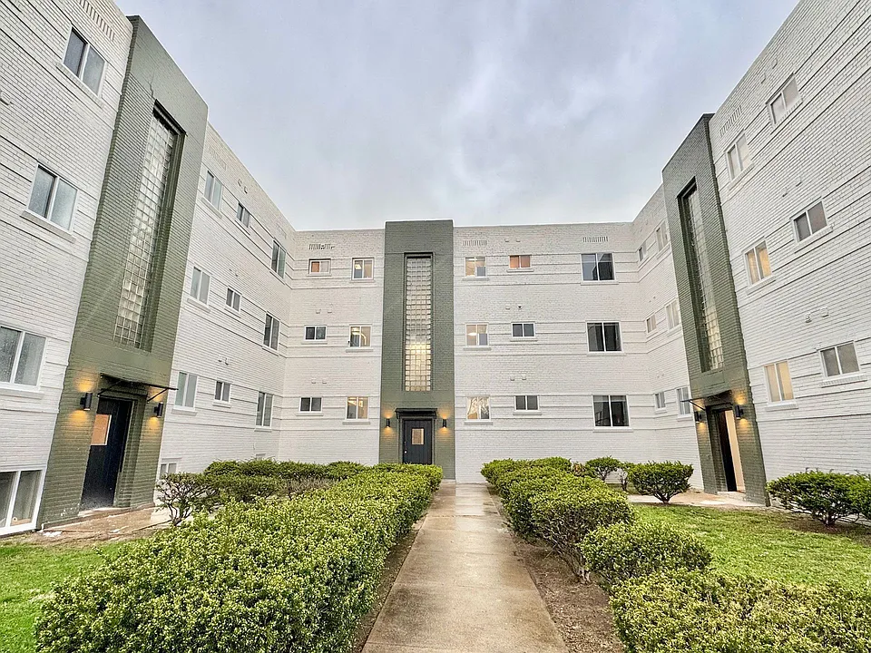 2507 - 2515 Hampton Ave.