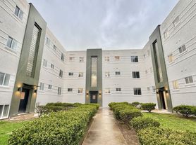 2507 - 2515 Hampton Ave.