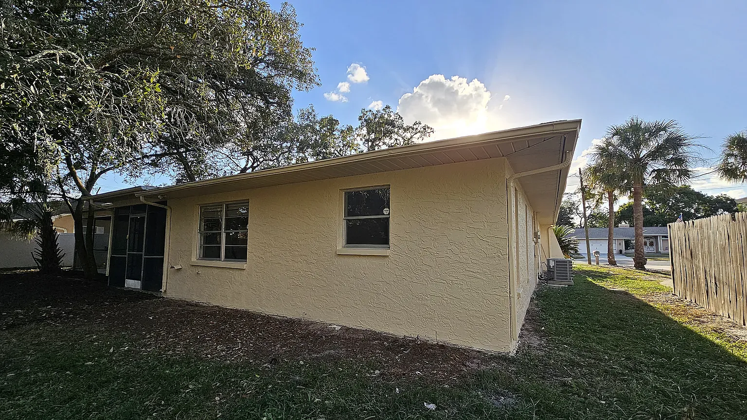 3 bed, 2650 sqft, $2,295 — Photo 4