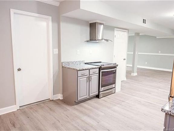 5th image of 6303 Holly Knoll Dr