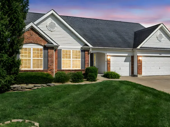 8050 Knights Crossing Dr, O'Fallon, MO 63368