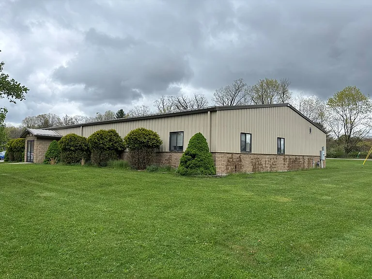 447 Career Ln — Photo 23