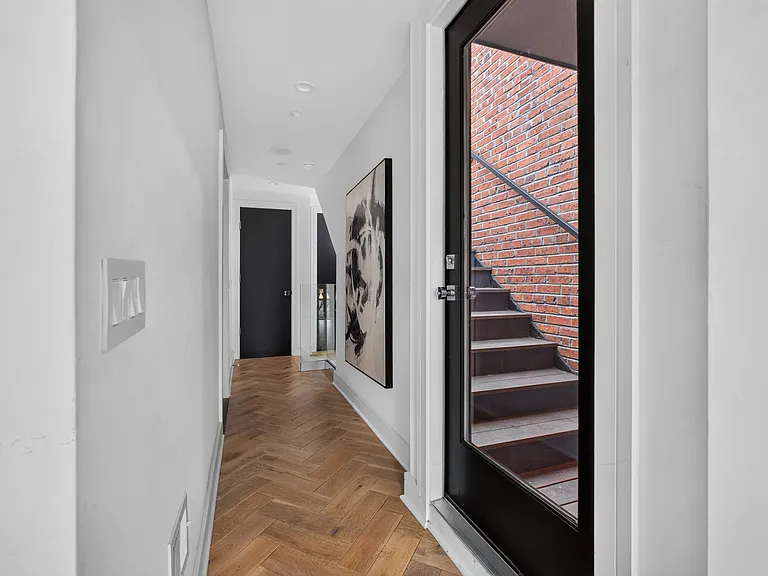 1311 R St NW #1 — Photo 8