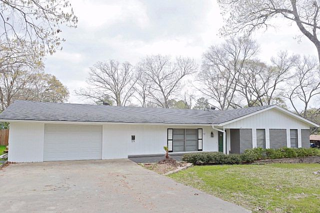 1st image of 502 Ravenwood Dr