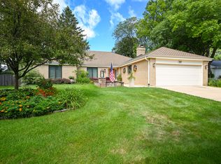 187 E Thompson Dr, Wheaton, IL 60189