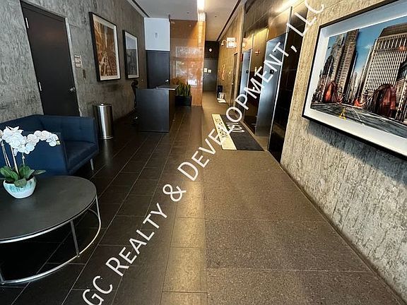 3rd image of 1620 S Michigan Ave Unit 718