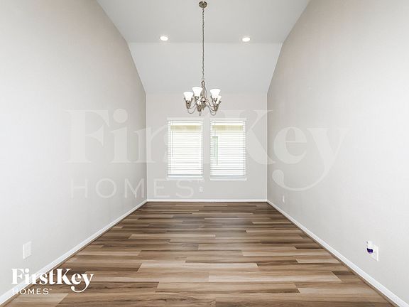 5th image of 811 Steam Ridge Ln