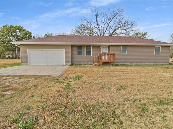 103 Steuben Ct, Erie, KS 66733
