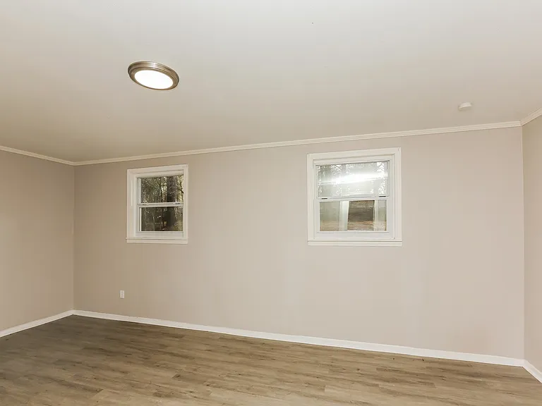 1557337_019_living_room_13460751.jpg