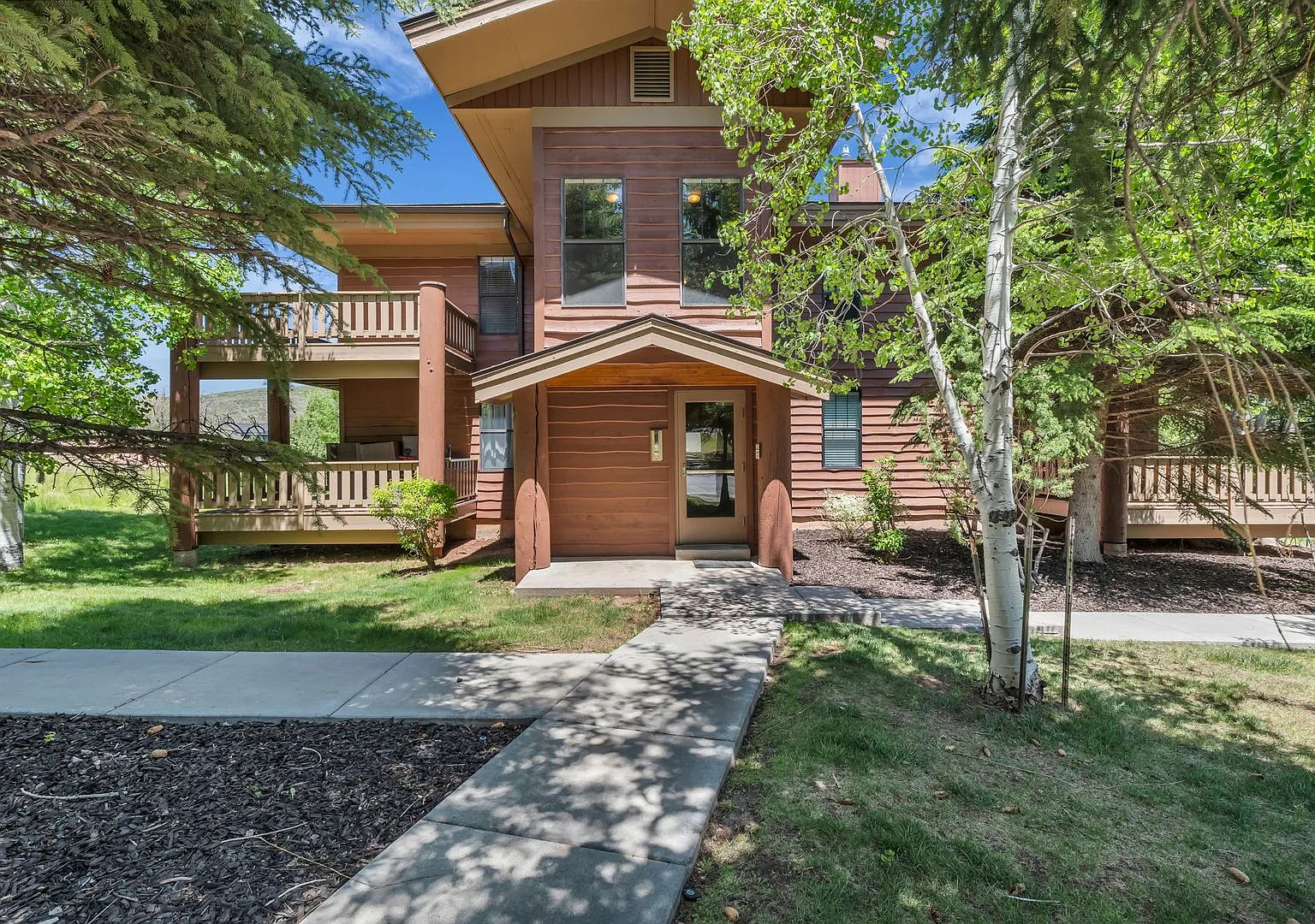 Pinebrook Pointe — Photo 1