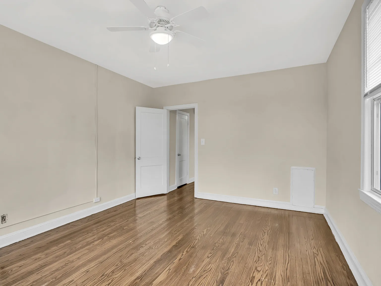 Panorama Courts — Photo 3