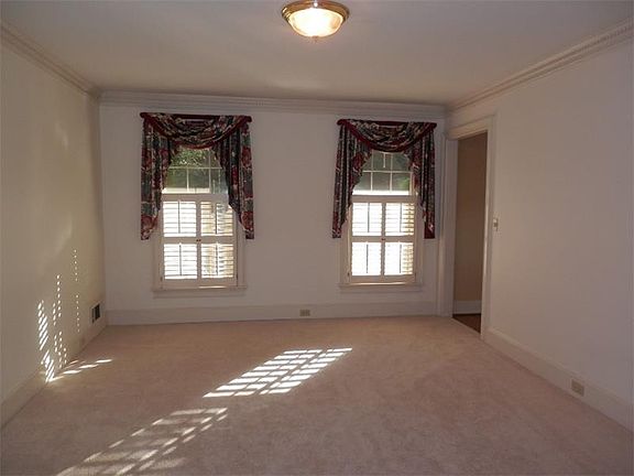 5th image of 688 Haralson Dr