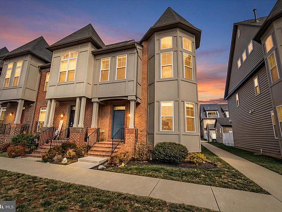 3rd image of 615 Blandwood Rd