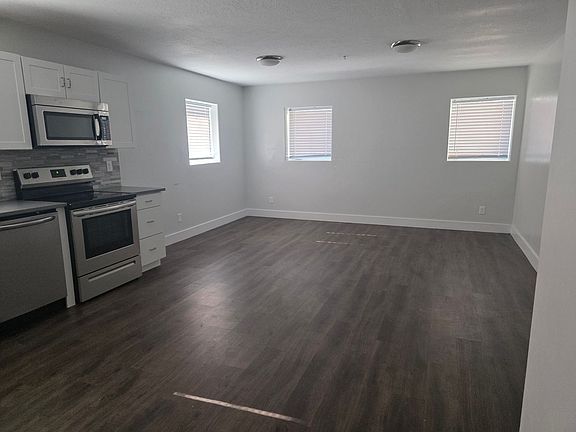 3rd image of 1414-1436 E 17th St #1