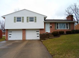 325 Castleton Rd NE, North Canton, OH 44720