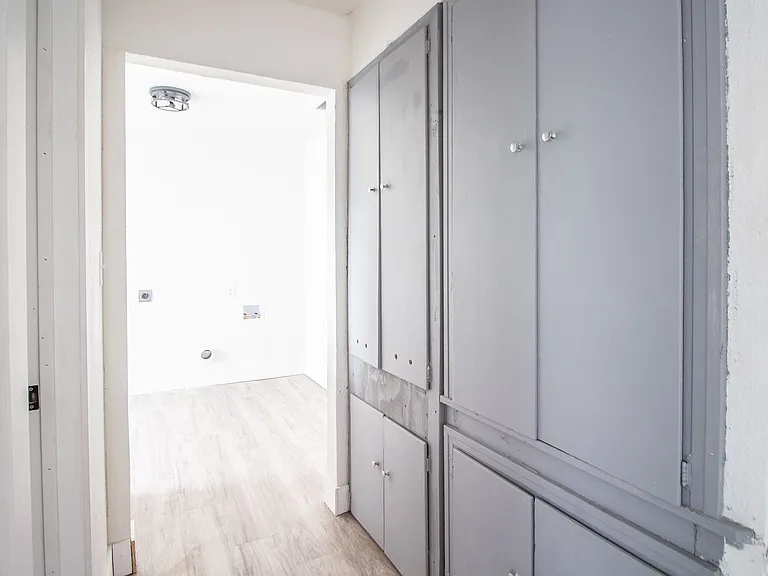 302 Avenue U — Photo 5