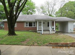 822 Colonial Rd, Memphis, TN 38117