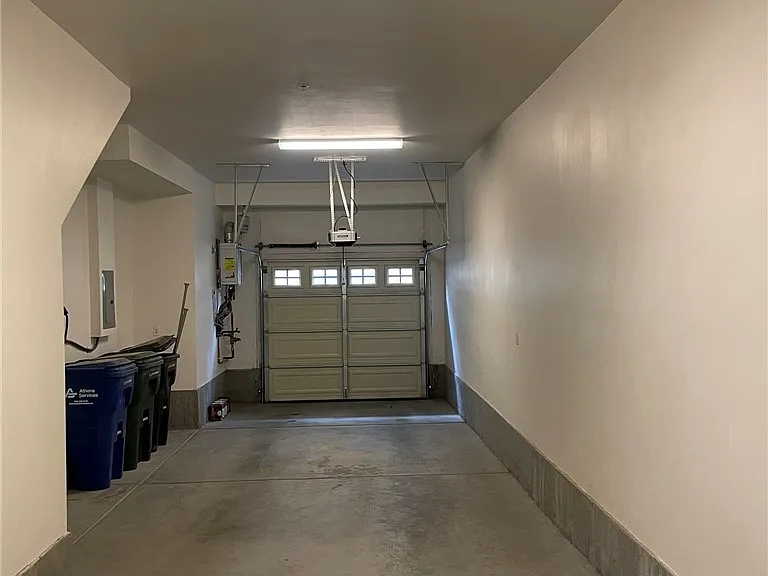 810 E Promenade #C — Photo 30
