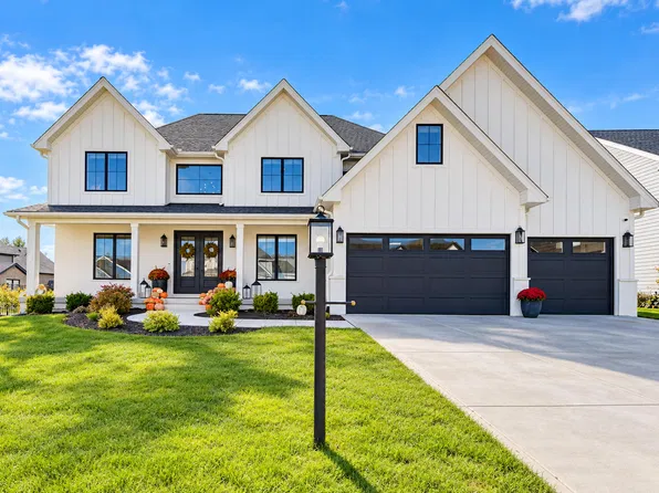 13341 Waterleaf Dr, Saint John, IN 46373