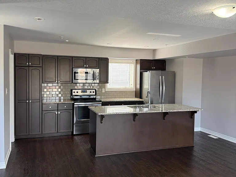 53 Oliver Ln — Photo 16