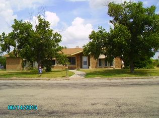 1204 Haven Dr, Comanche, TX 76442