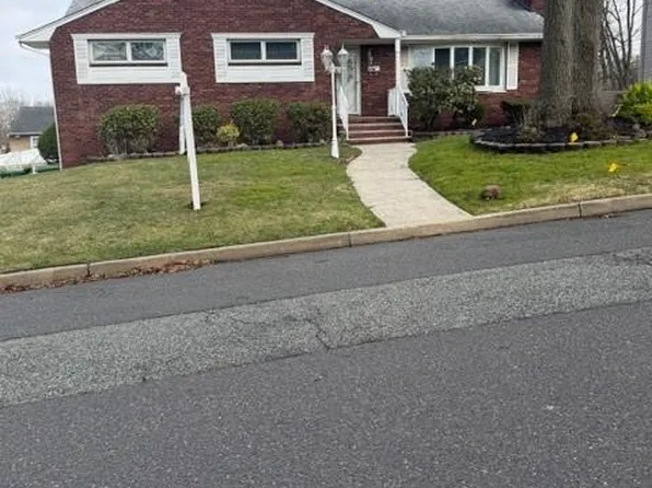 54 Price St, Sayreville, NJ 08872