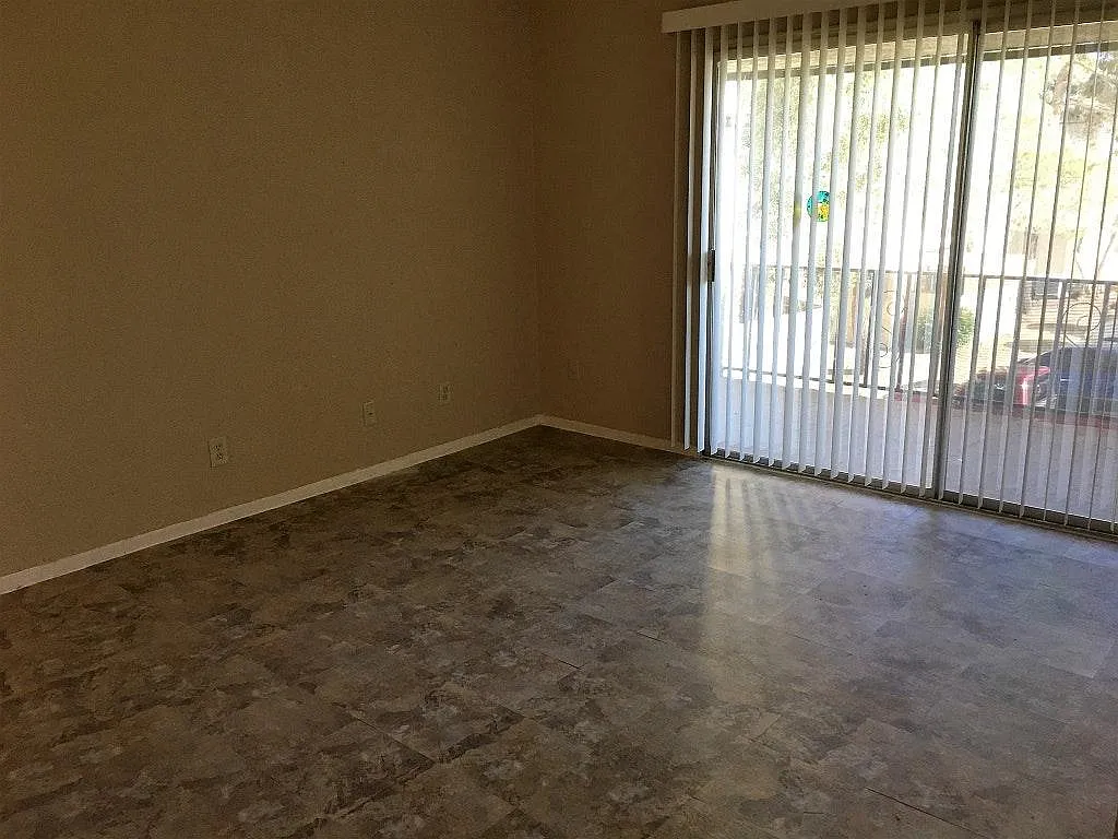 1405 Vegas Valley Dr — Photo 4