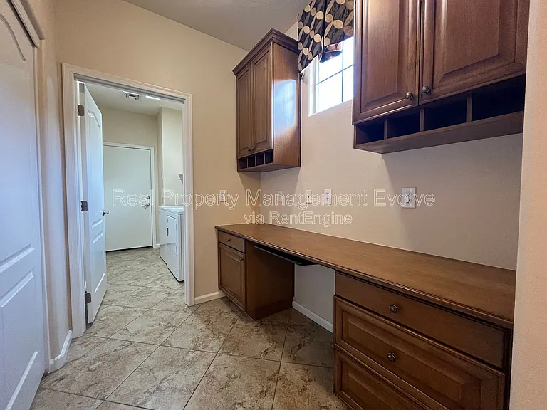 3454 E Constitution Dr — Photo 30