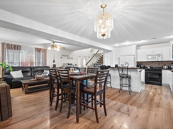 3rd image of 12580 Mud Fork Rd